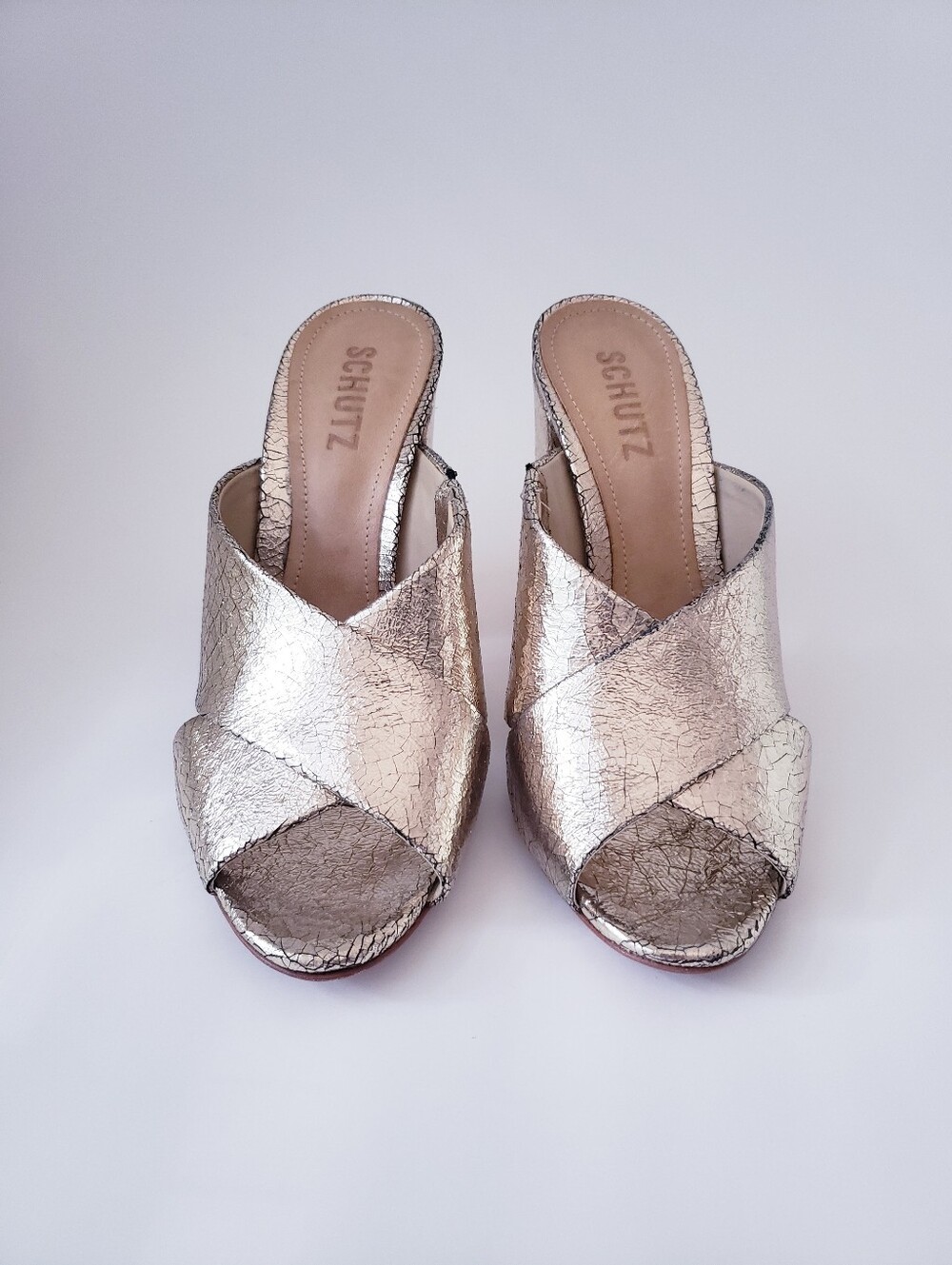 Schultz Gold Crackled Heel